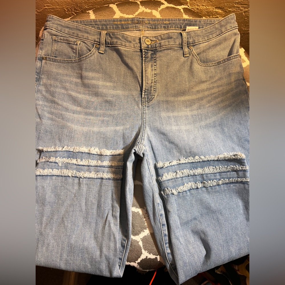 Chico's Light Blue So Slimming Girlfriend slim leg cropped Jeans sz 16 ruffle
